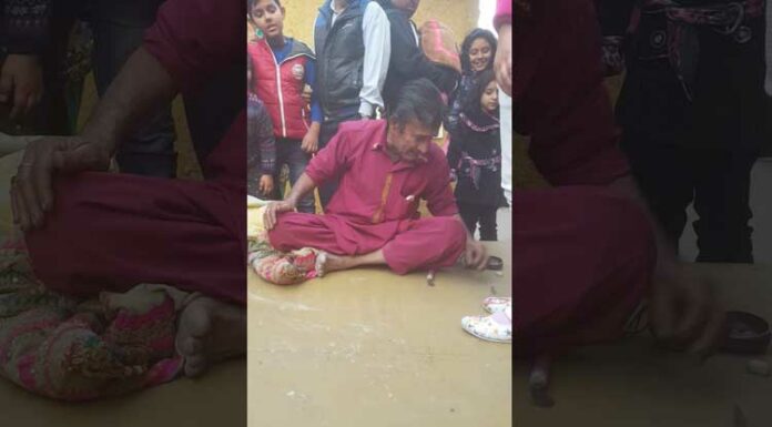 Hath Ki Safai The Funny Indian Street Magic Show