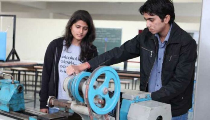 Girl in Mechanical Engineering