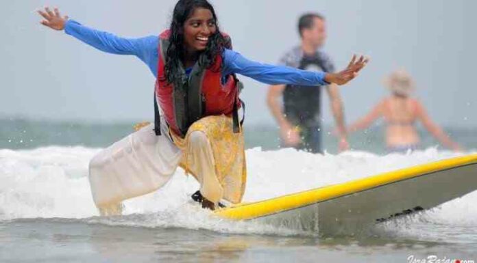 Surfing in India