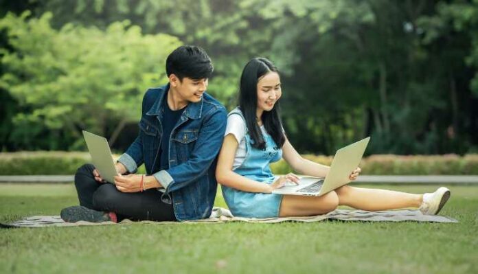 8 Legit Ways to Make Money Online For Students in India 8 Legit Ways to Make Money Online For Students in India