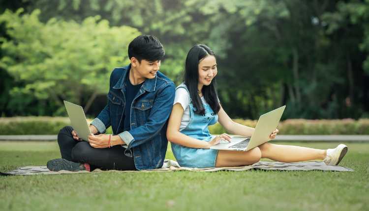 8 Legit Ways to Make Money Online For Students in India
