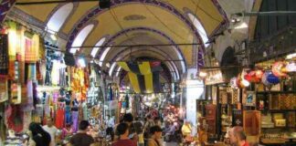 Chor Bazaar, Bhendi Bazaar in Grant Road, South Mumbai