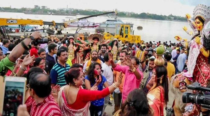 idol immersion at Ganges