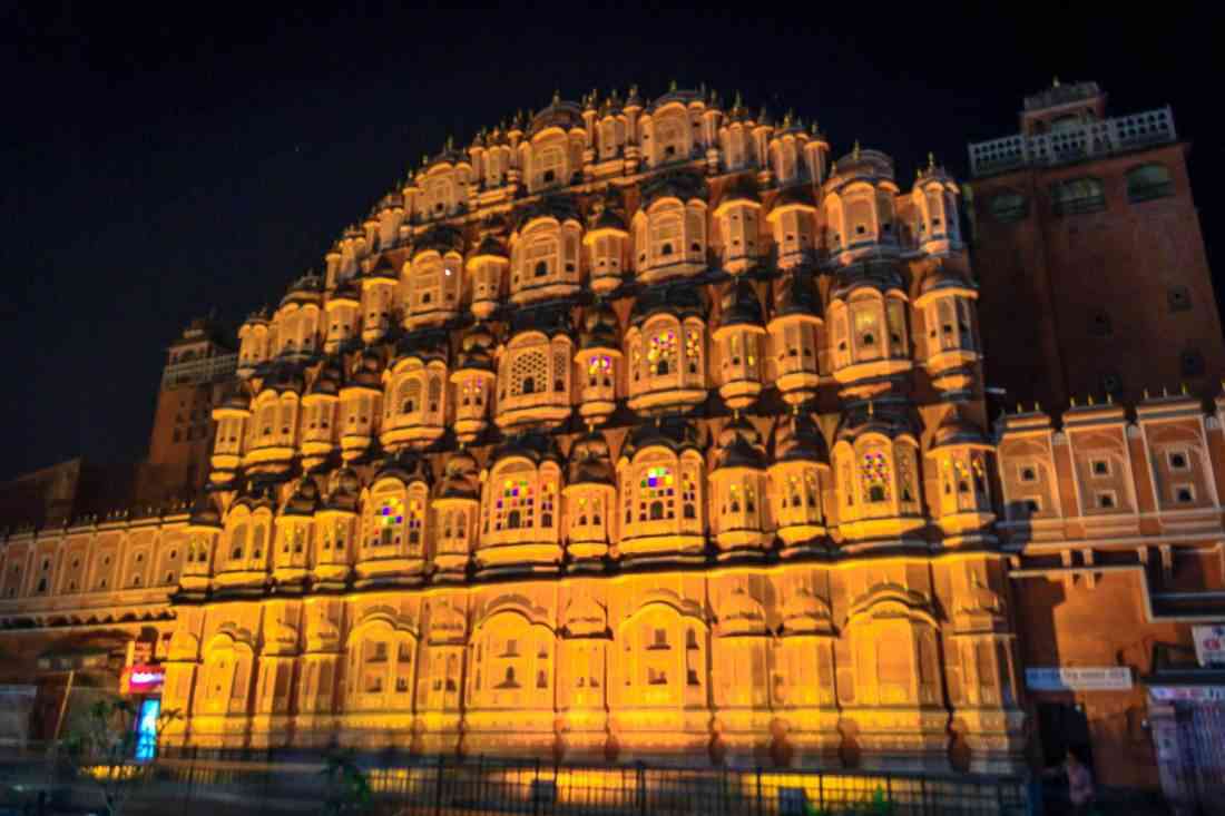 Planning Tours to Jaipur? Don't Miss out these Best Places to Hangout