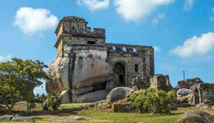 Jabalpur, Madan Mahal, Rani Durgavati Fort