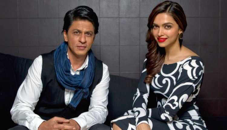 Wearing Dark Coloured Clothes Or Umbrellas, Sharukhan Dan Deepika Padukone