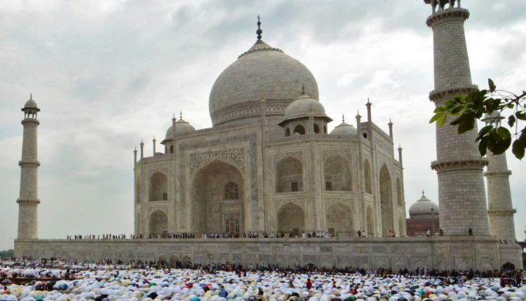 Taj Mahal Friday Prayer