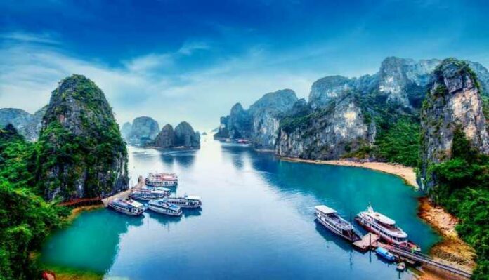 Halong Bay, Hạ Long Bay, Vietnam,limestone, Rainforests, Island,