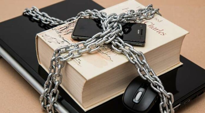 Cage, Books, Smartphone, Locked, Belongings Safety