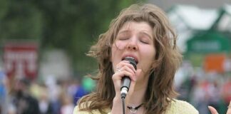 Singing, Public Singing, Girl, Singer, Street