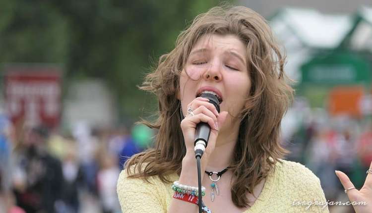Singing, Public Singing, Girl, Singer, Street