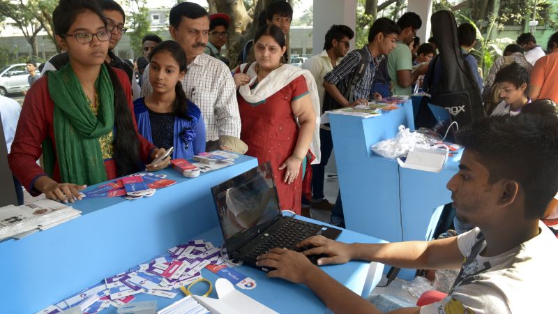 Reliance Jio People Standing In Queue