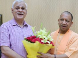 D.s. Mishra, Chief Secretary And Cm Yogi Adityanath