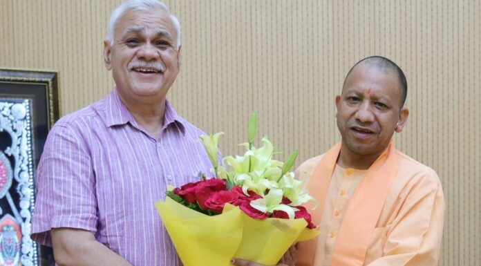 D.s. Mishra, Chief Secretary And Cm Yogi Adityanath